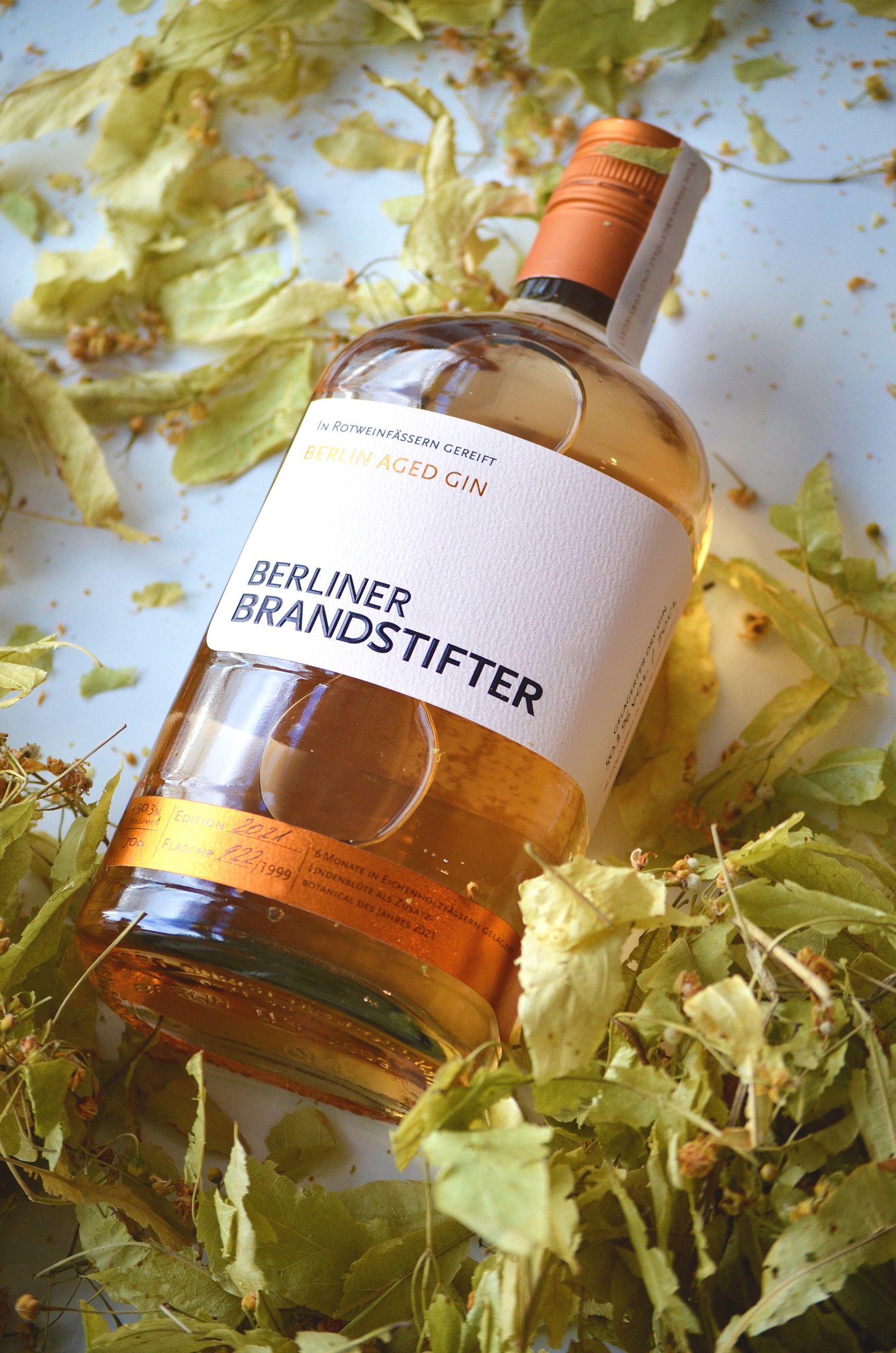 Berlin-Aged-Gin-Lindenbl-te_hoch Berliner Brandstifter - Berlin Aged Gin - 2021 Edition - 0,7l 50,3%vol.