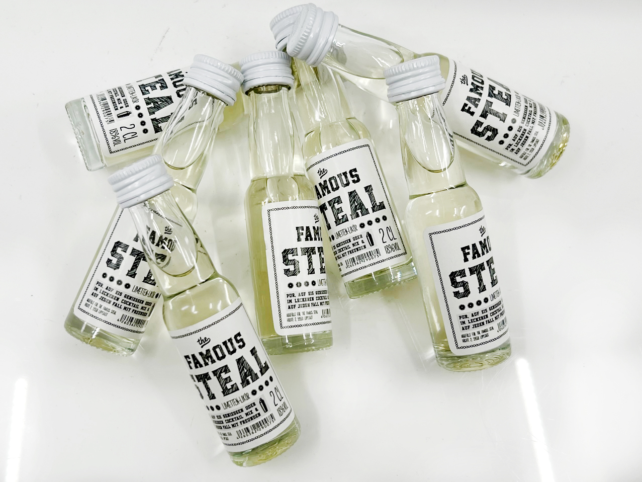 The Famous Steal - Miniatur 20er Party-Pack - 20x0,02L 18% vol. The Famous Steal - Miniatur 20er Party-Pack - 20x0,02L 18% vol.