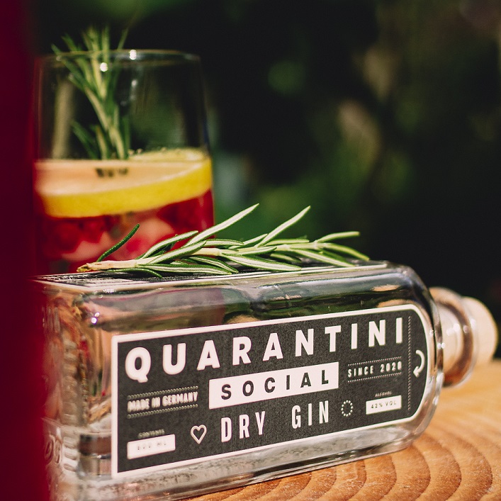 Quarantini Social Dry Gin 0,5l 42%vol. - 5€ Spende pro Flasche -
